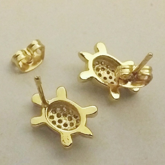 Gold Filled Turtle Stud Earrings - Picture 4 of 6